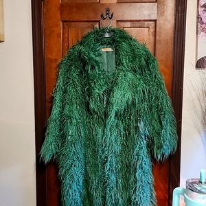 This is a very nice an comfort coat .I never had the chance to wear it.